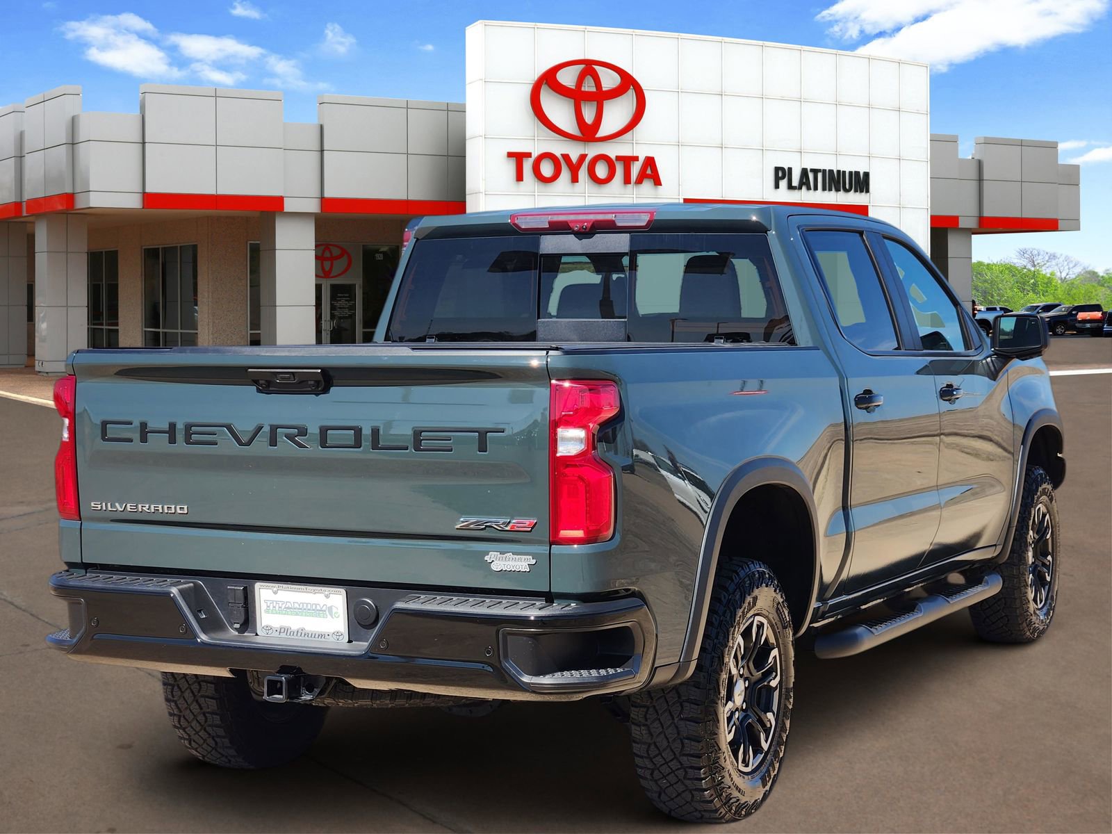 Used 2025 Chevrolet Silverado 1500 ZR2 w/ Technology Package image 4