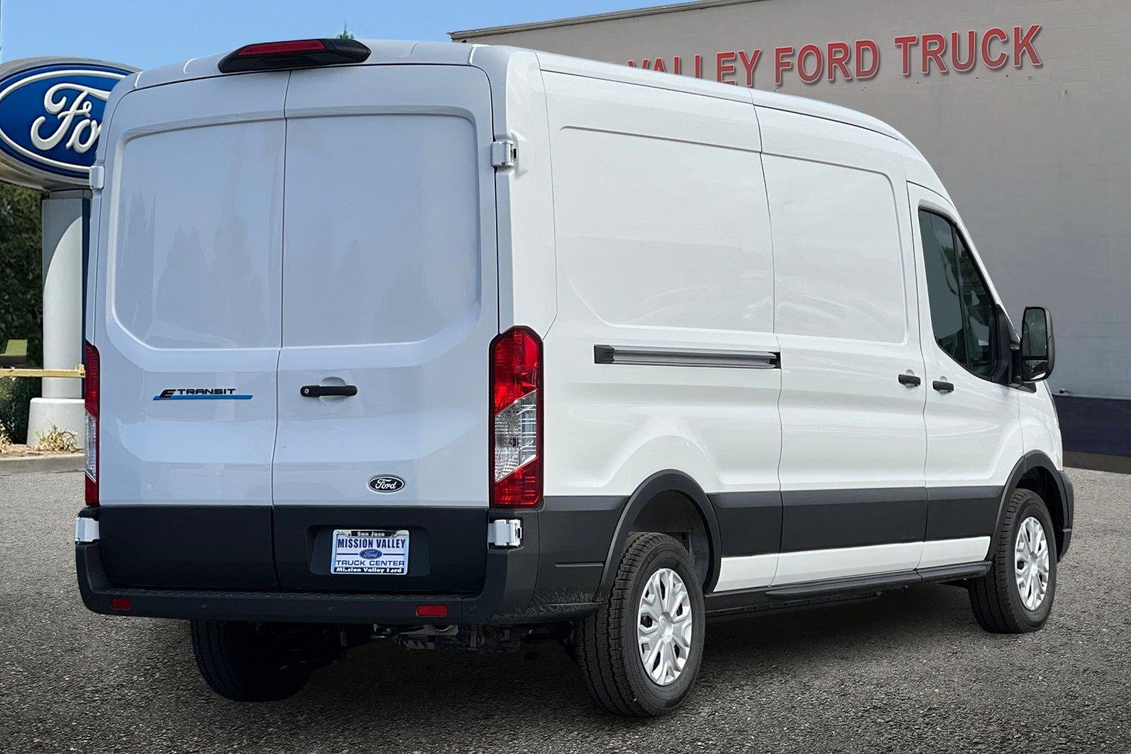 New 2026 Ford E-Transit 148 Medium Roof w/ Load Area Protection Package image 4