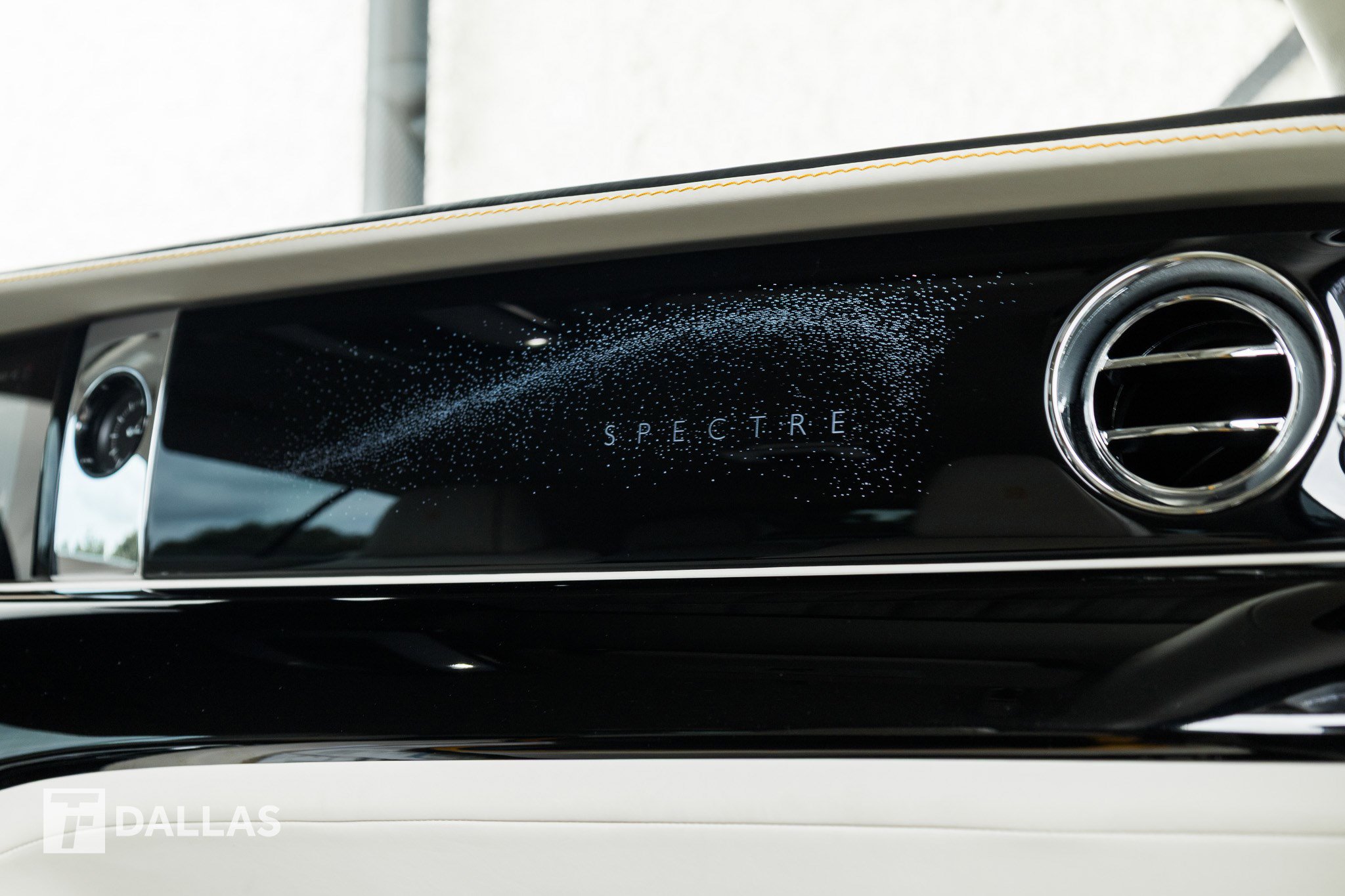 Used 2024 Rolls-Royce Spectre w/ Spectre Launch Package AWD/4WD image 35