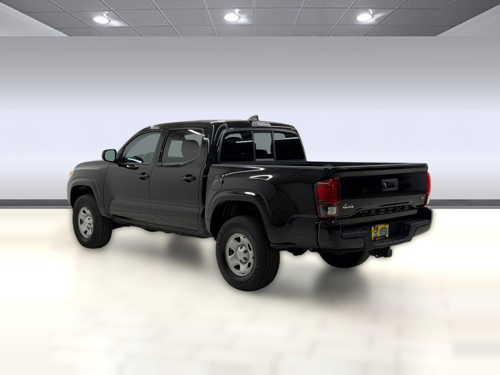 Used 2023 Toyota Tacoma SR image 2