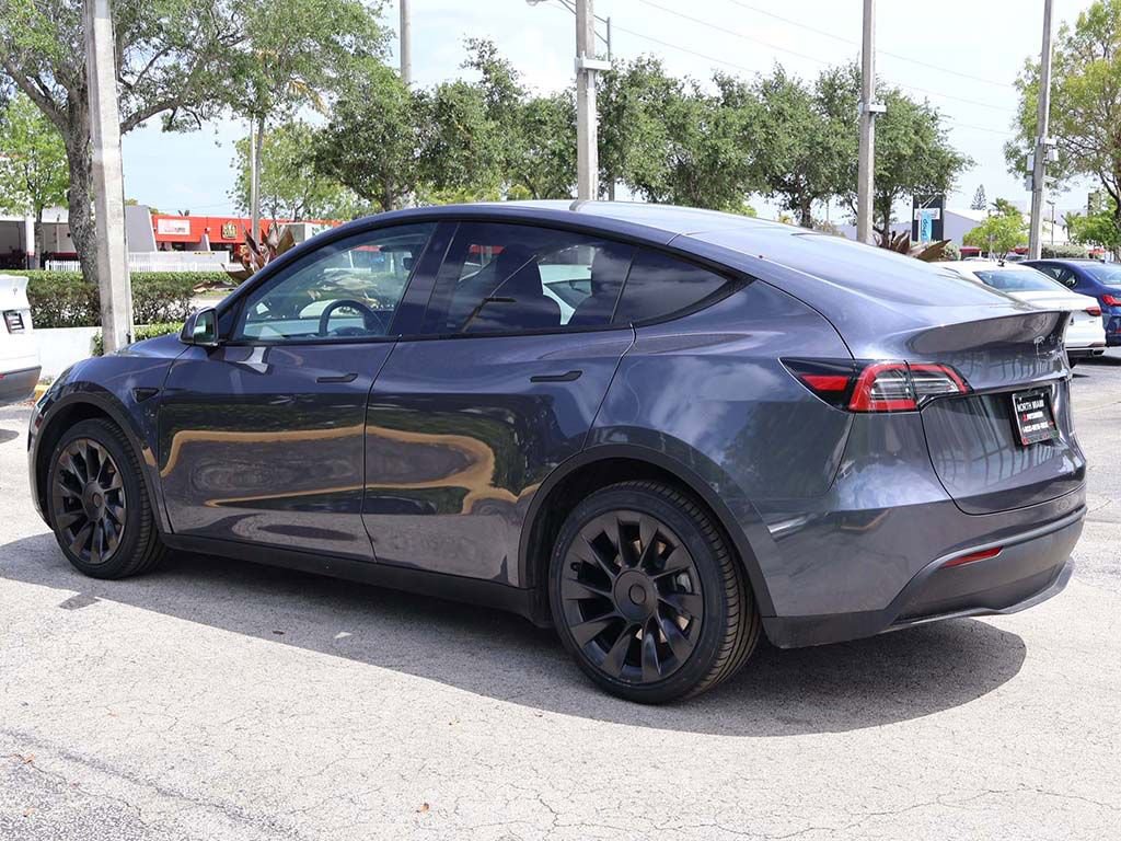 Used 2023 Tesla Model Y Long Range AWD/4WD image 9