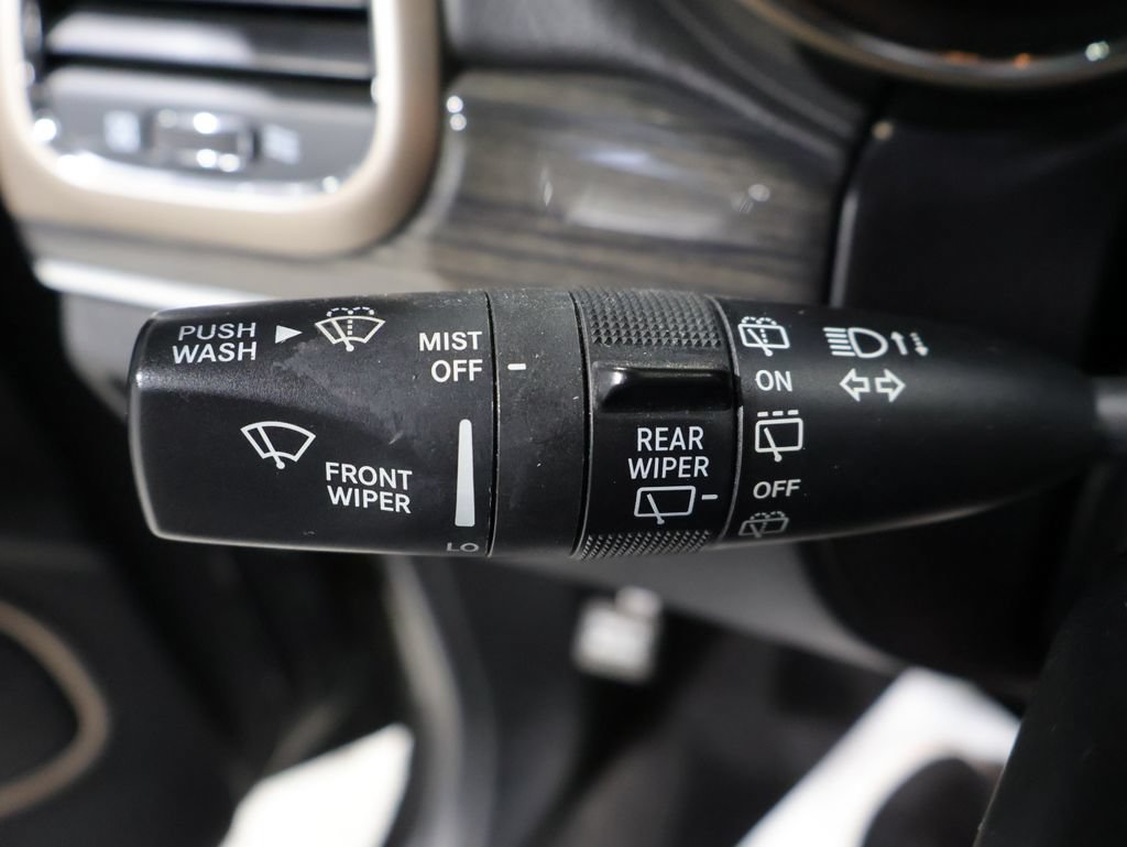 Used 2017 Jeep Grand Cherokee Overland w/ Jeep Active Safety Group AWD/4WD image 43