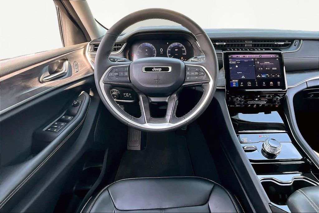 Used 2023 Jeep Grand Cherokee Limited image 5