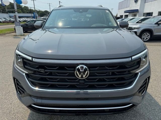 New 2026 Volkswagen Atlas SEL Premium R-Line AWD/4WD image 2