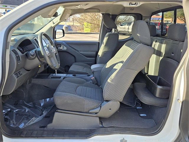 Used 2019 Nissan Frontier SV image 6