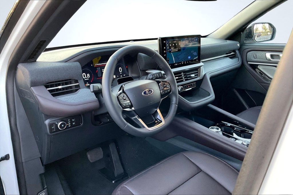 New 2026 Ford Explorer Platinum RWD image 7