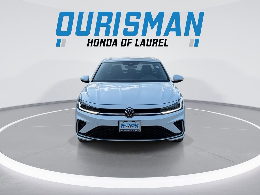 Used 2025 Volkswagen Jetta S image 3