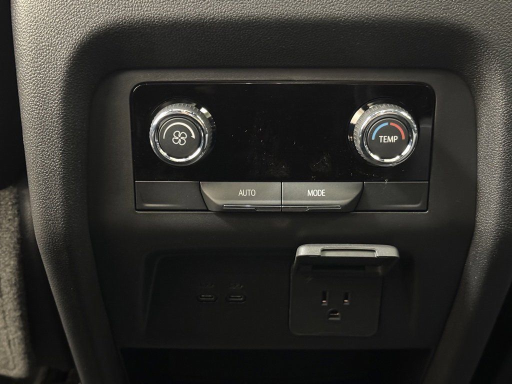 New 2026 Chevrolet Traverse LT w/ Sun and Wheel Package image 19