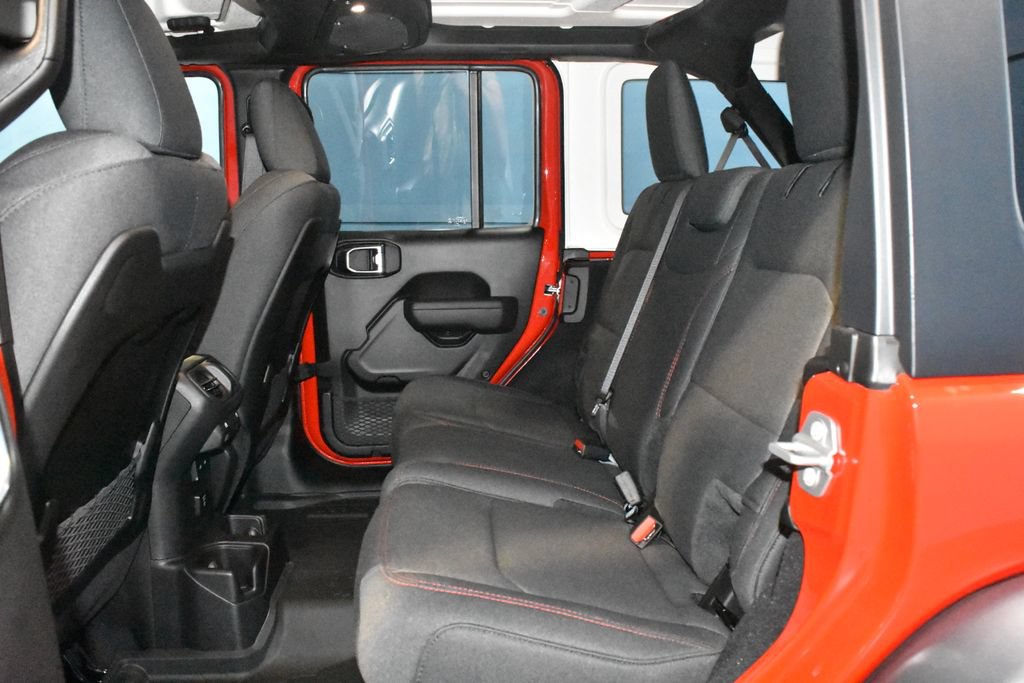 Used 2025 Jeep Wrangler Unlimited Rubicon w/ Convenience Group AWD/4WD image 19