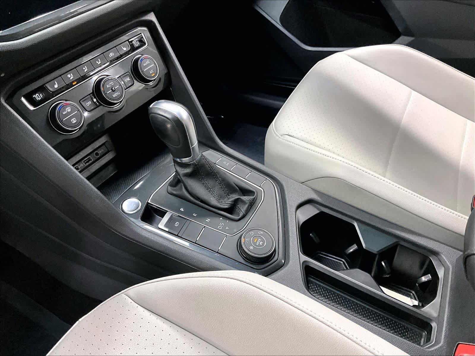 Used 2019 Volkswagen Tiguan SE w/ Panoramic Sunroof Package AWD/4WD image 19