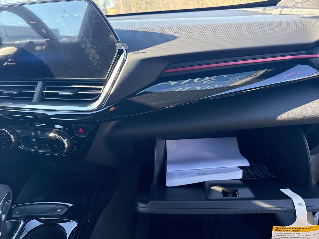 New 2026 Chevrolet Trax RS w/ Sunroof Package image 34