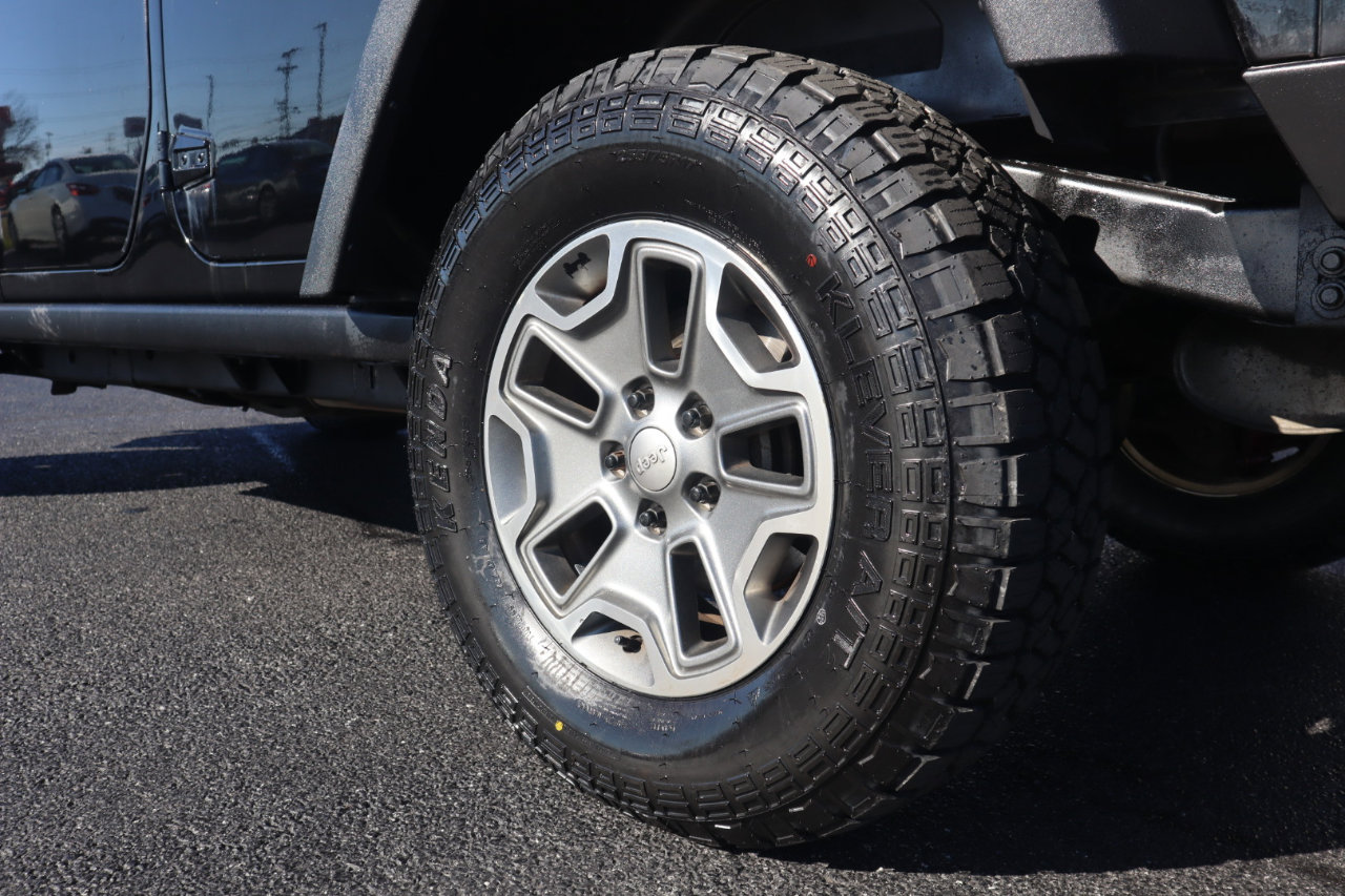 Used 2014 Jeep Wrangler Unlimited Rubicon w/ Connectivity Group image 25