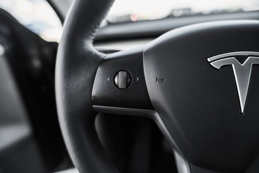 Used 2023 Tesla Model Y Long Range AWD/4WD image 22