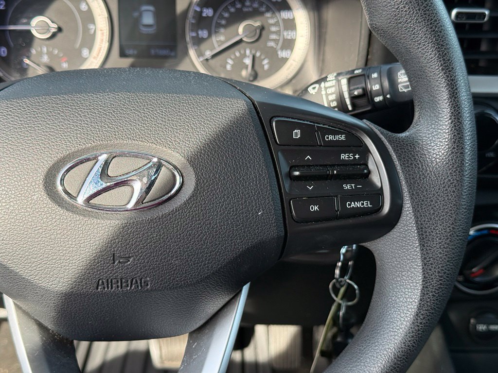 Used 2021 Hyundai Venue SE FWD image 16
