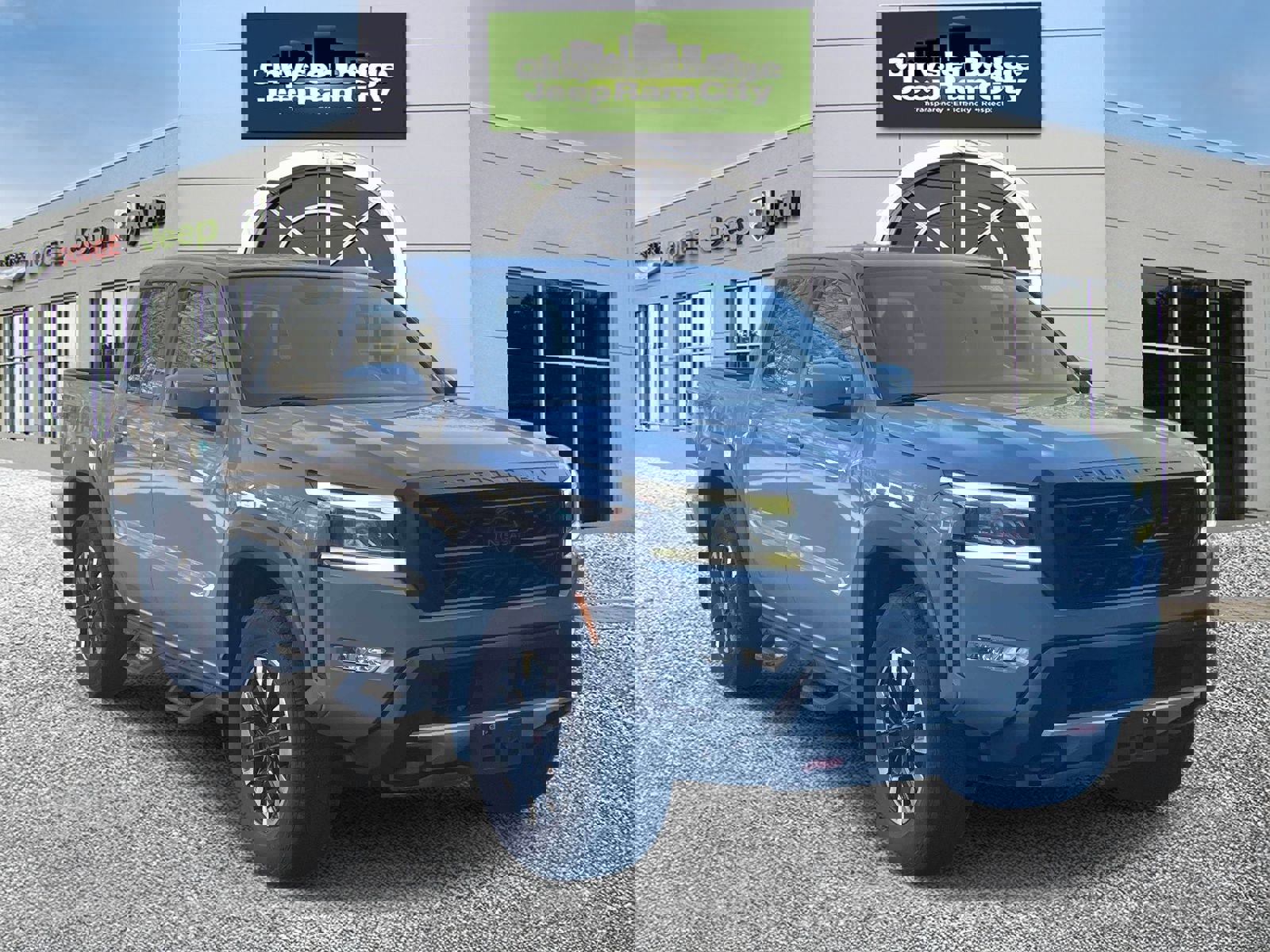 Used 2023 Nissan Frontier PRO-4X w/ Technology Package image 4