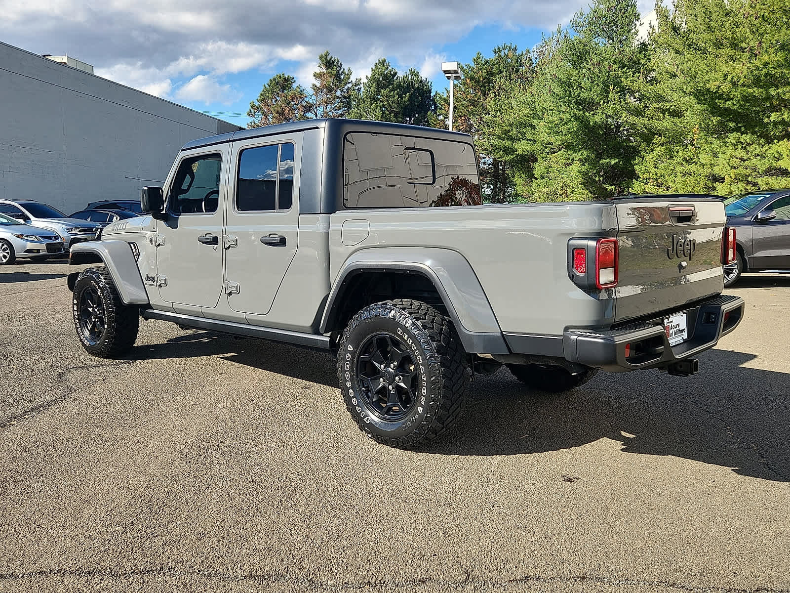 Used 2022 Jeep Gladiator Sport image 7