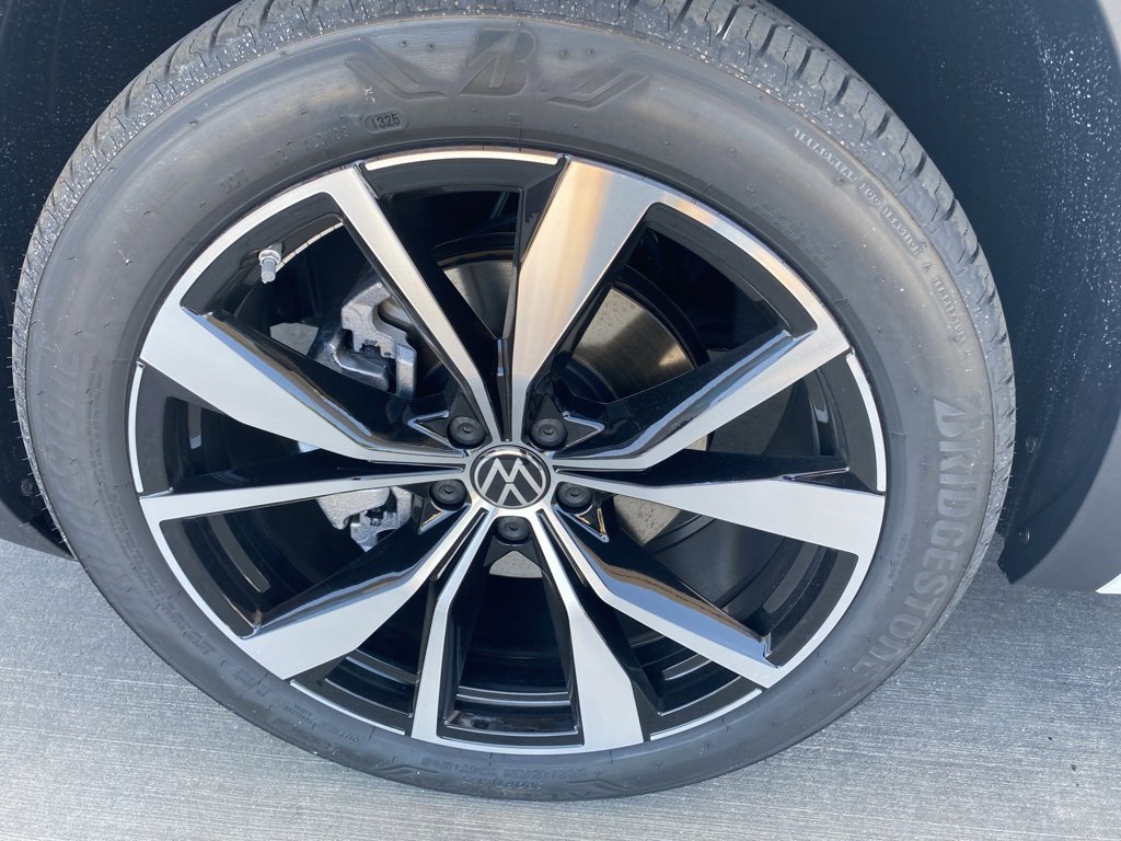 New 2025 Volkswagen Atlas SEL Premium R-Line image 33