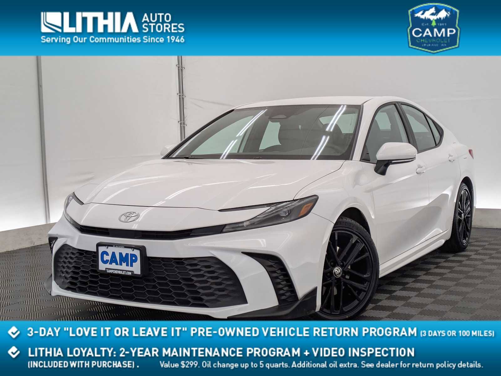 Used 2025 Toyota Camry SE image 1