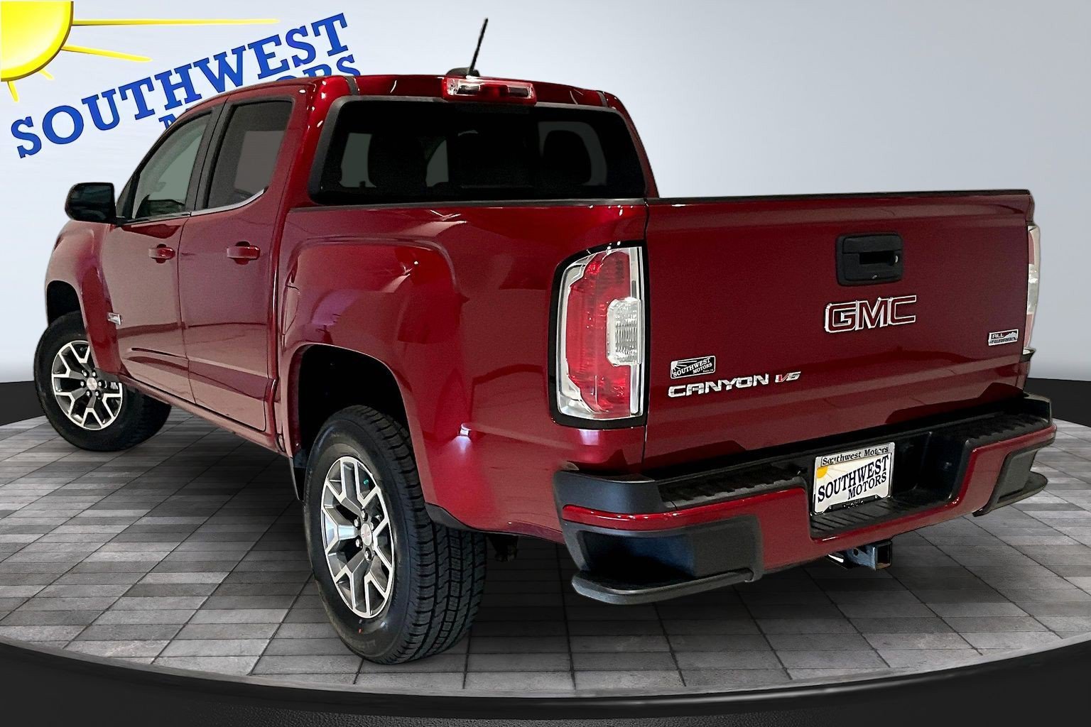 Used 2019 GMC Canyon All Terrain w/ Trailering Package AWD/4WD image 5