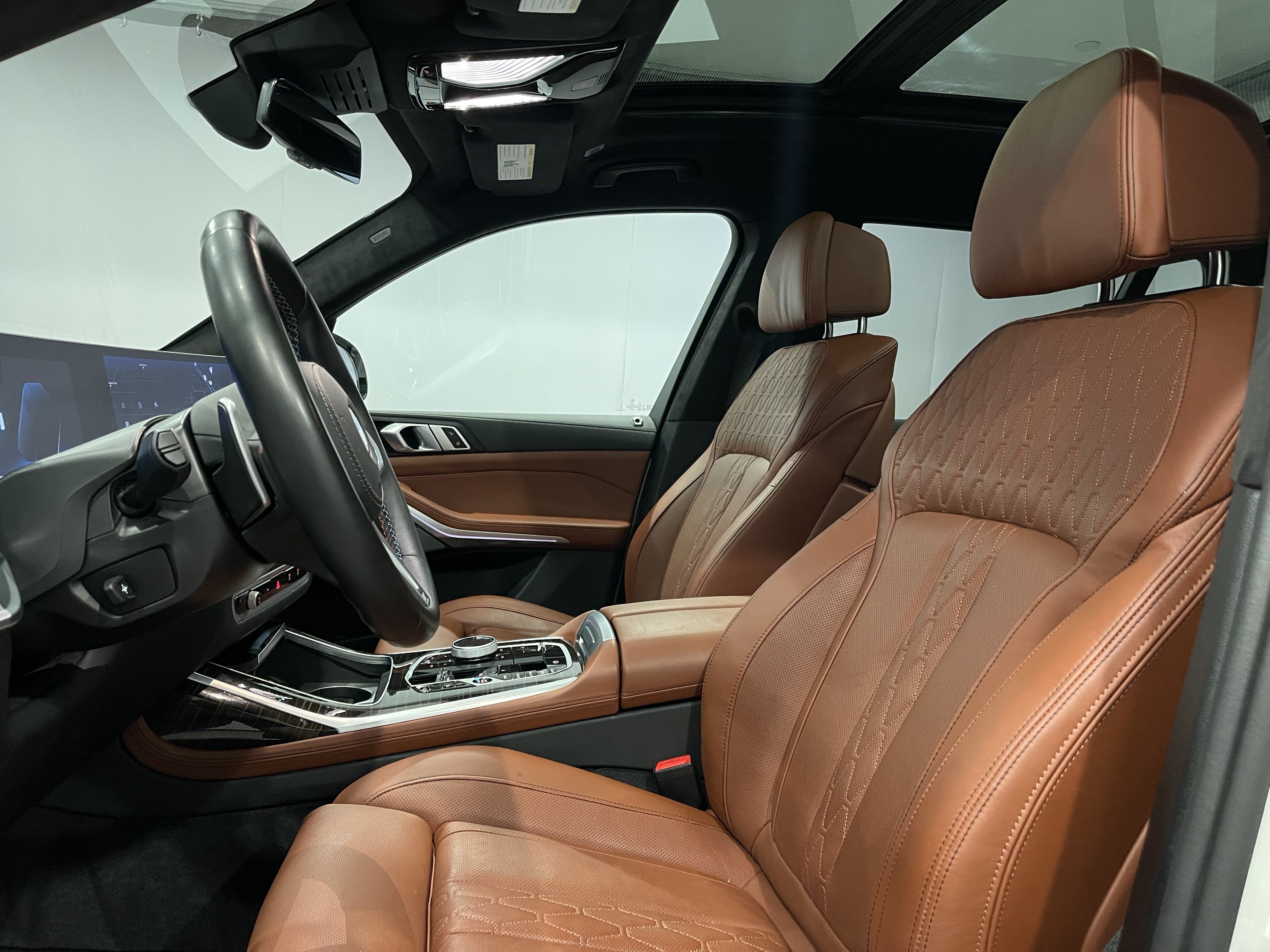 Certified 2025 BMW X7 M60i w/ Executive Package AWD/4WD image 14
