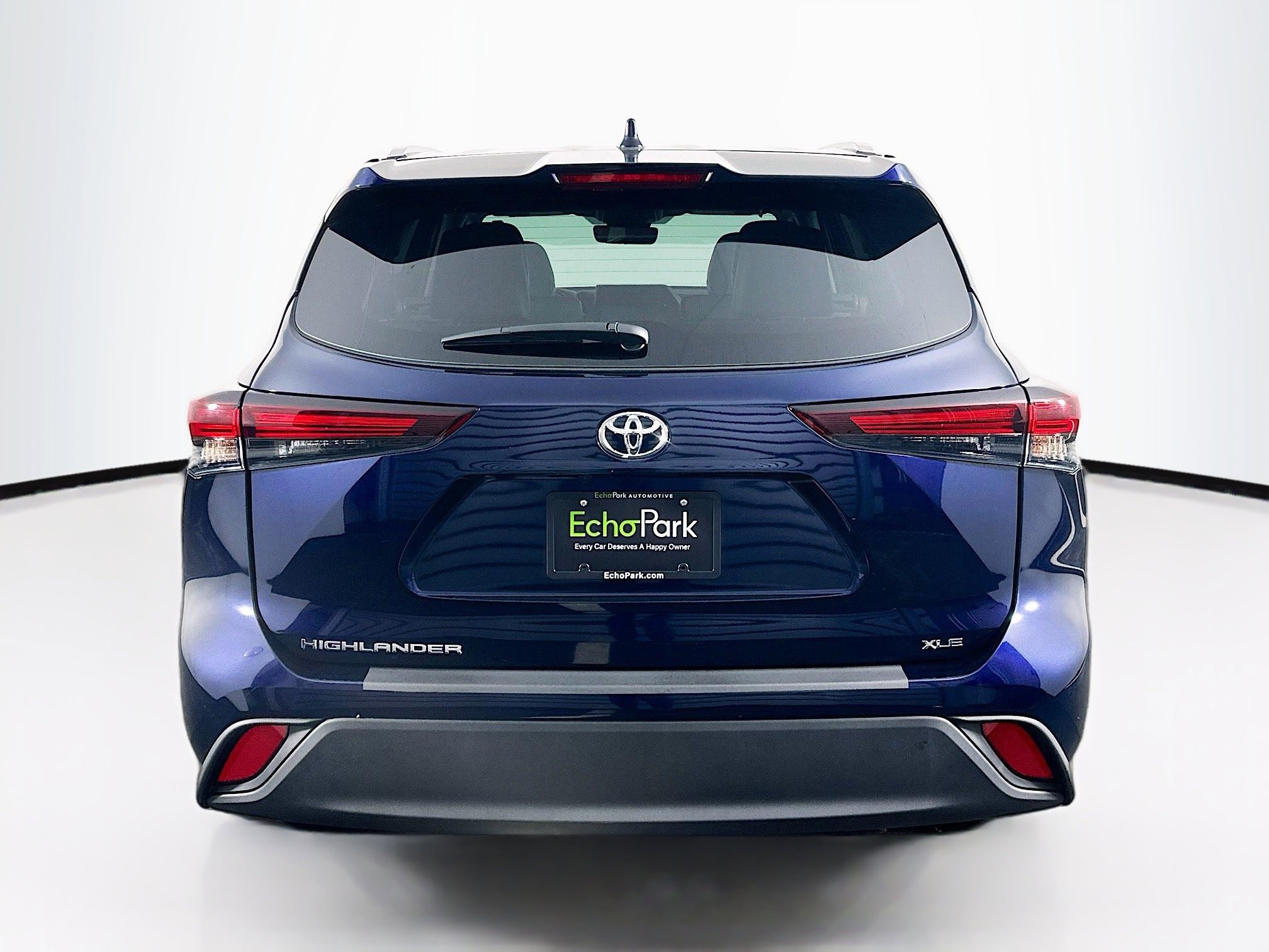 Used 2025 Toyota Highlander XLE image 7