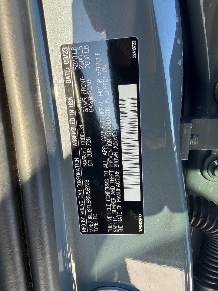 Used 2024 Volvo S60 B5 Plus AWD/4WD image 23