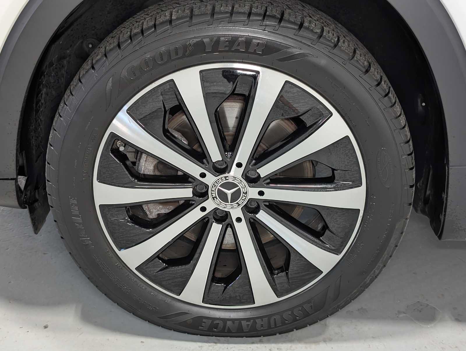 Used 2022 Mercedes-Benz GLB 250 4MATIC image 3
