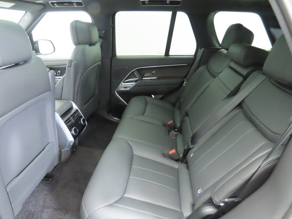 New 2025 Land Rover Range Rover SE image 22