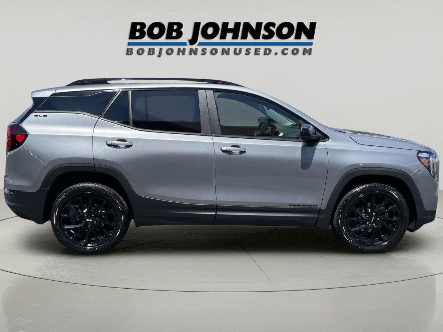 Used 2023 GMC Terrain SLE w/ Driver Convenience Package AWD/4WD image 2