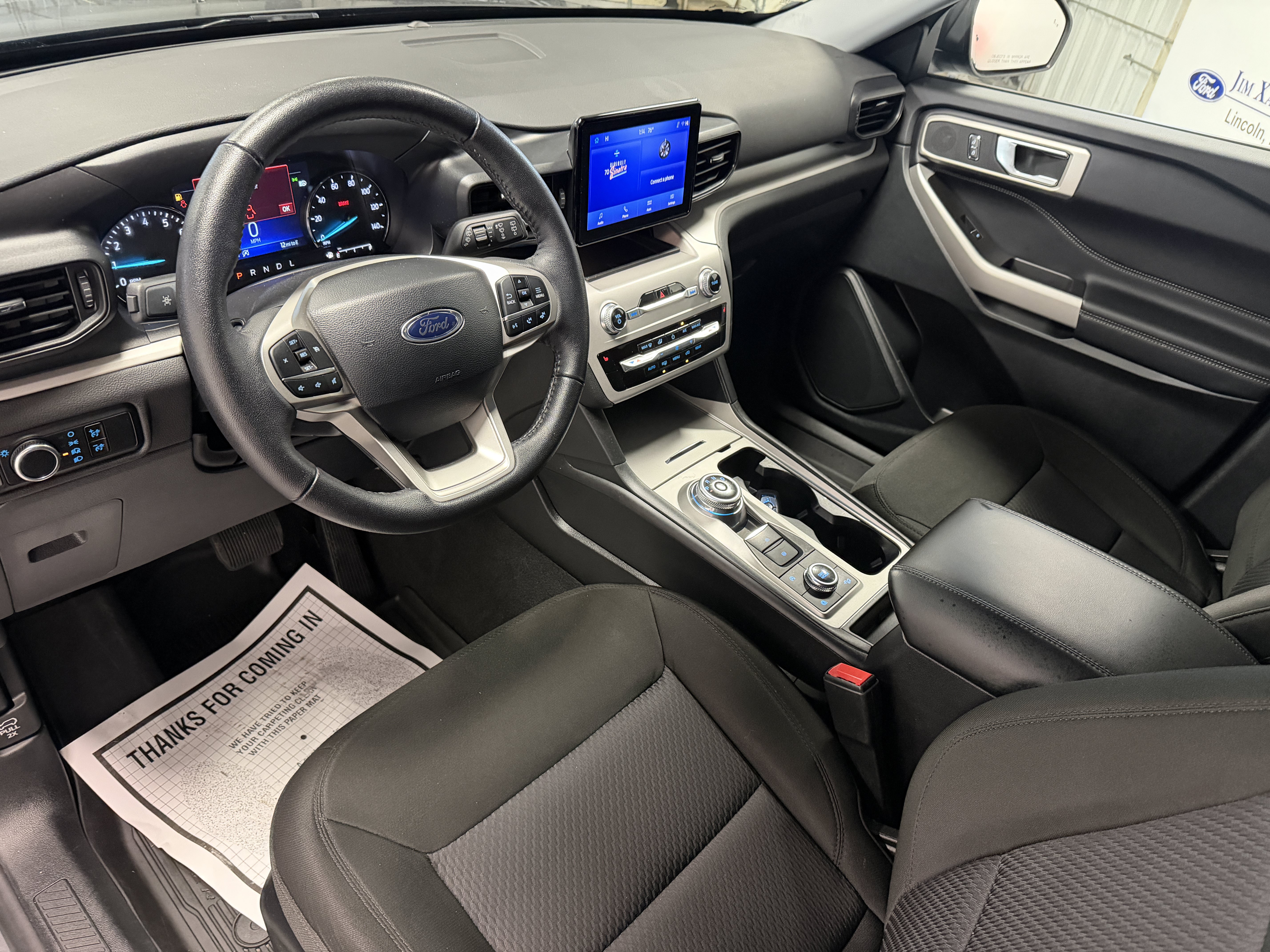 Used 2024 Ford Explorer XLT AWD/4WD image 4