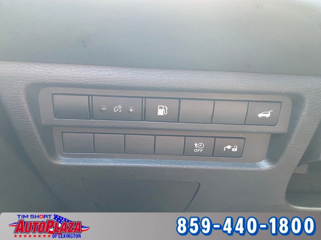 Used 2023 Mitsubishi Outlander SE image 33