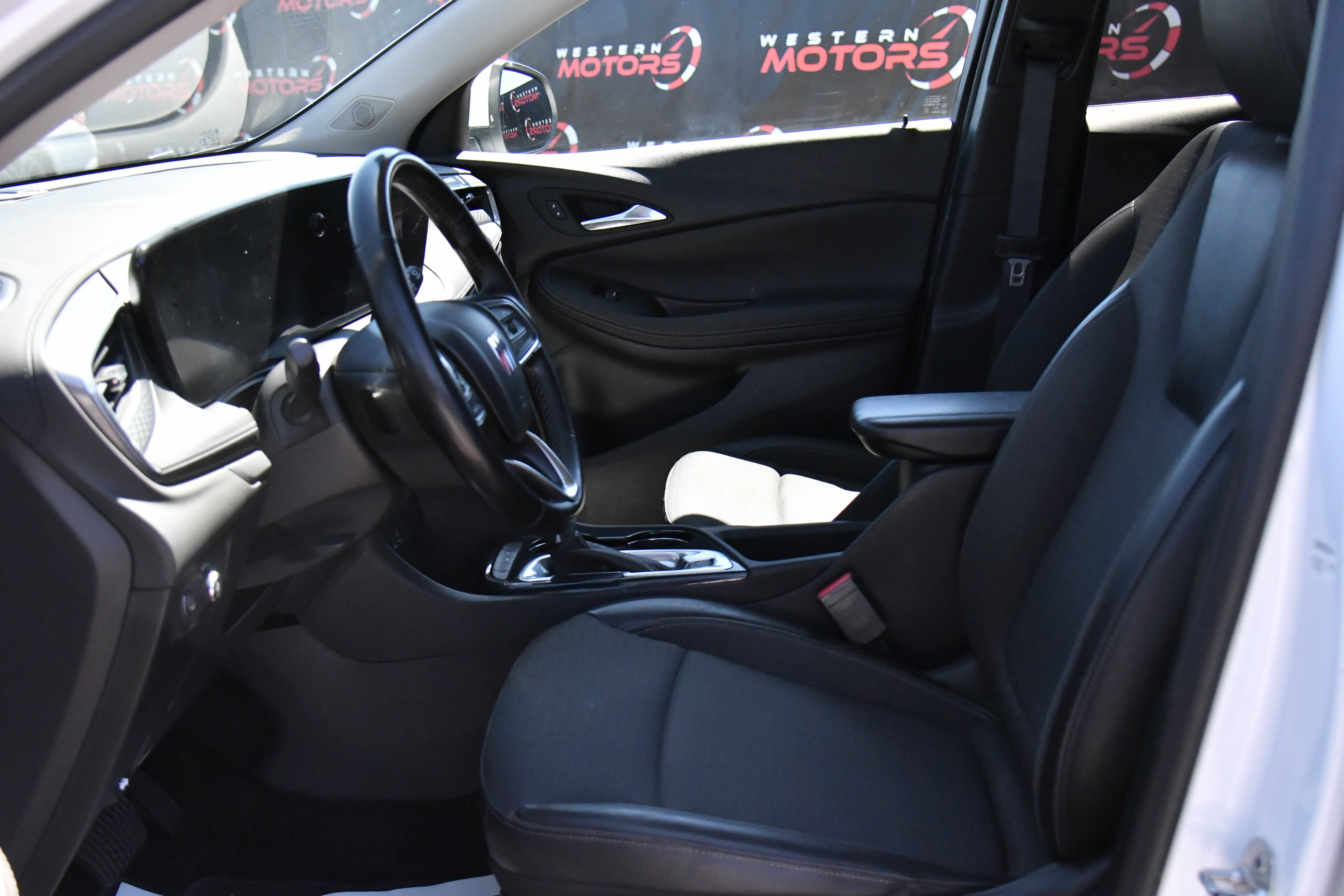 Used 2024 Buick Encore GX Preferred FWD image 16