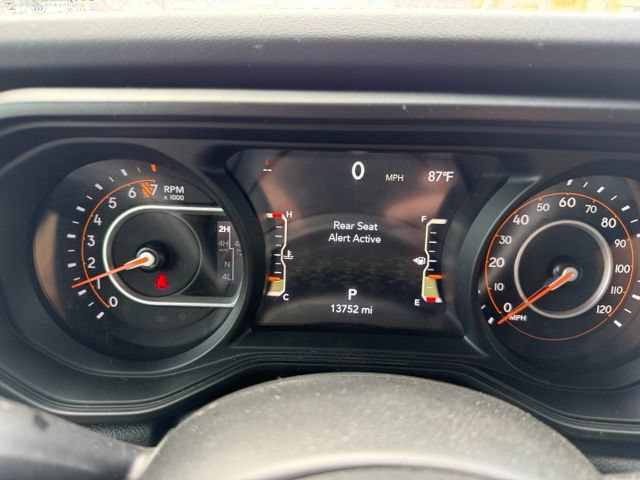 Used 2024 Jeep Gladiator Rubicon AWD/4WD image 19