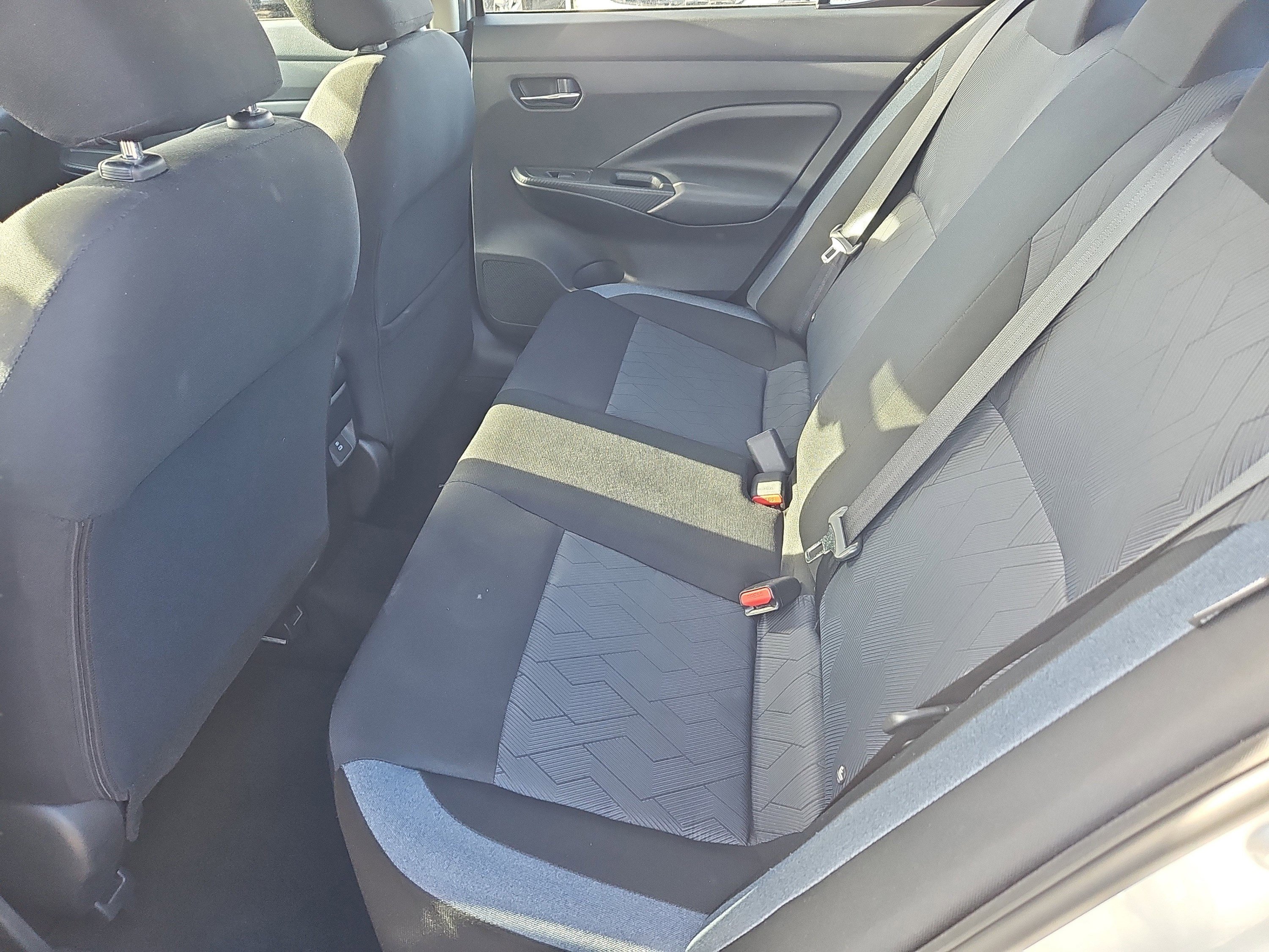 Used 2023 Nissan Versa SV image 27