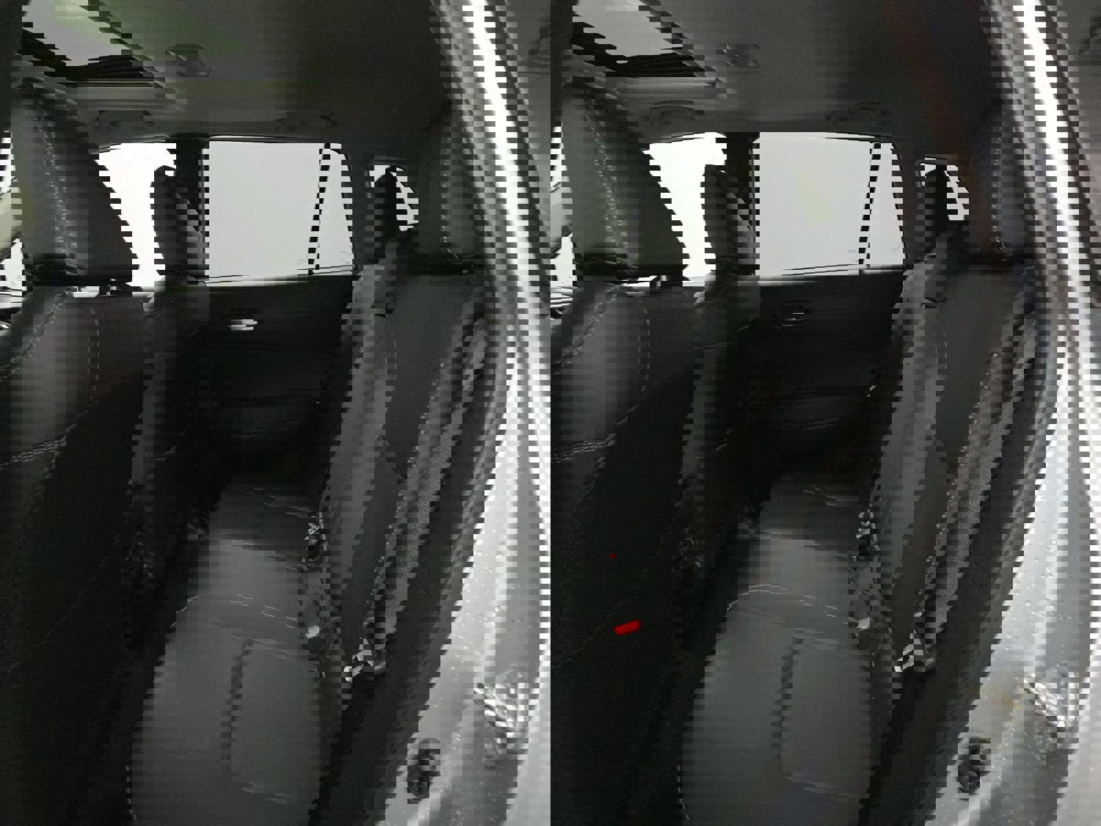 Used 2022 Toyota Corolla Cross XLE w/ Convenience Package image 13