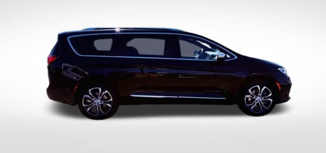 New 2026 Chrysler Pacifica Pinnacle image 8