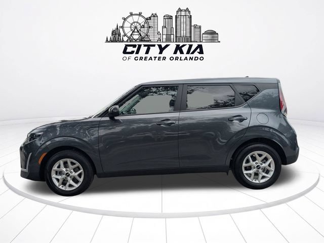 Certified 2025 Kia Soul LX w/ LX Technology Package FWD image 3