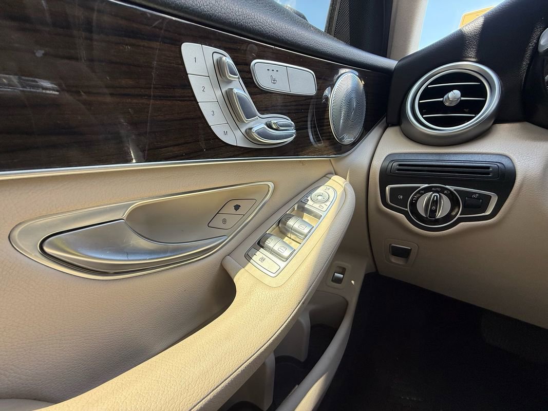 Used 2016 Mercedes-Benz GLC 300 4MATIC image 24