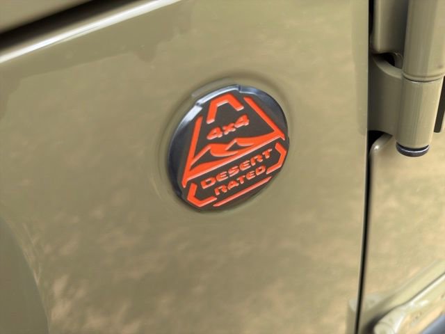 Used 2025 Jeep Gladiator Mojave w/ Convenience Group image 8