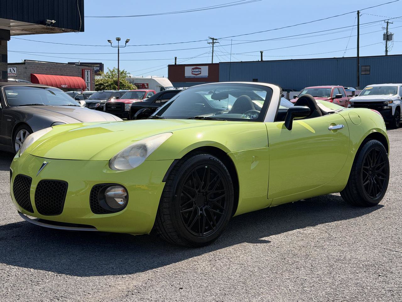 Used 2006 Pontiac Solstice Convertible w/ Power Package RWD image 3