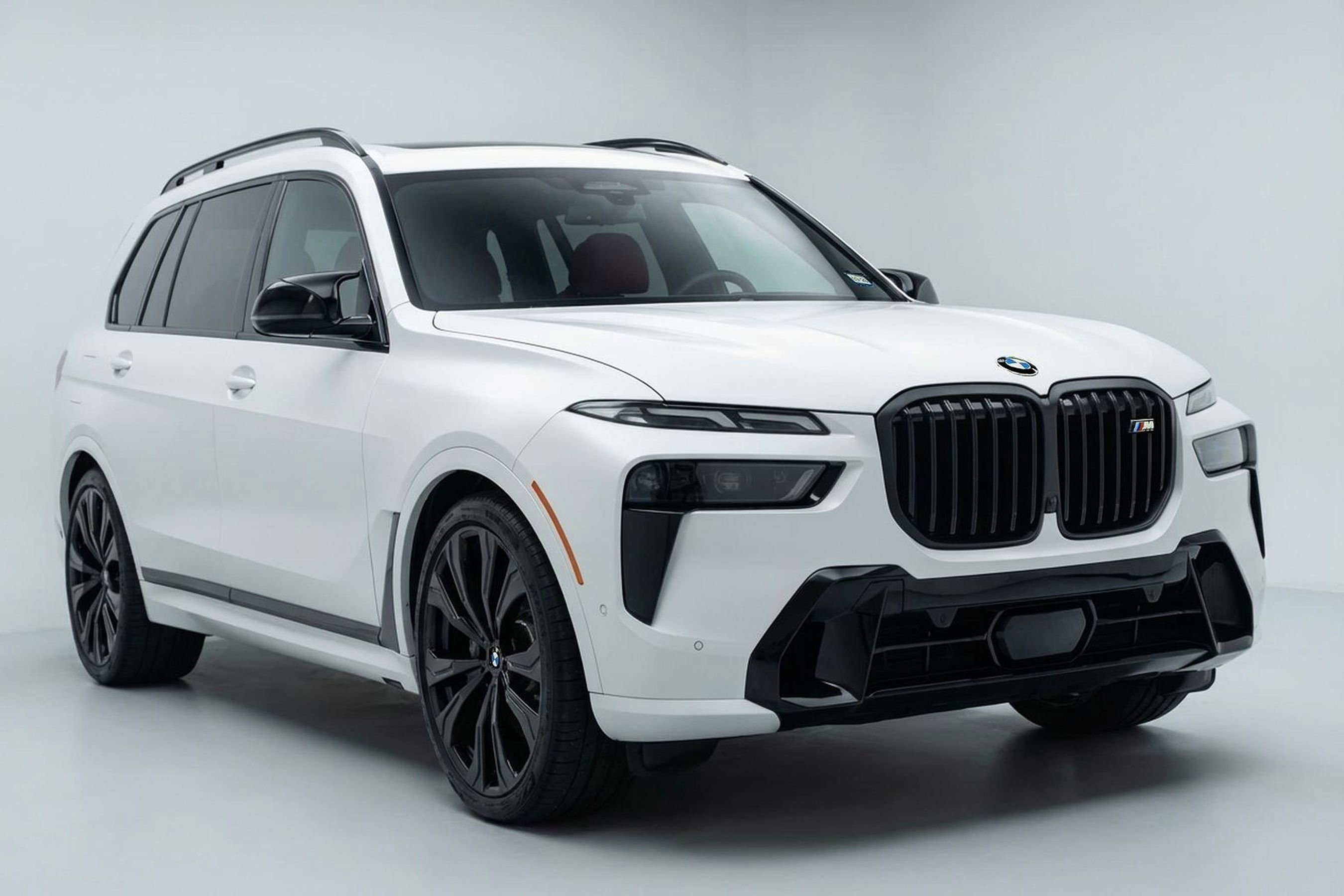 Used 2023 BMW X7 M60i w/ Executive Package image 13