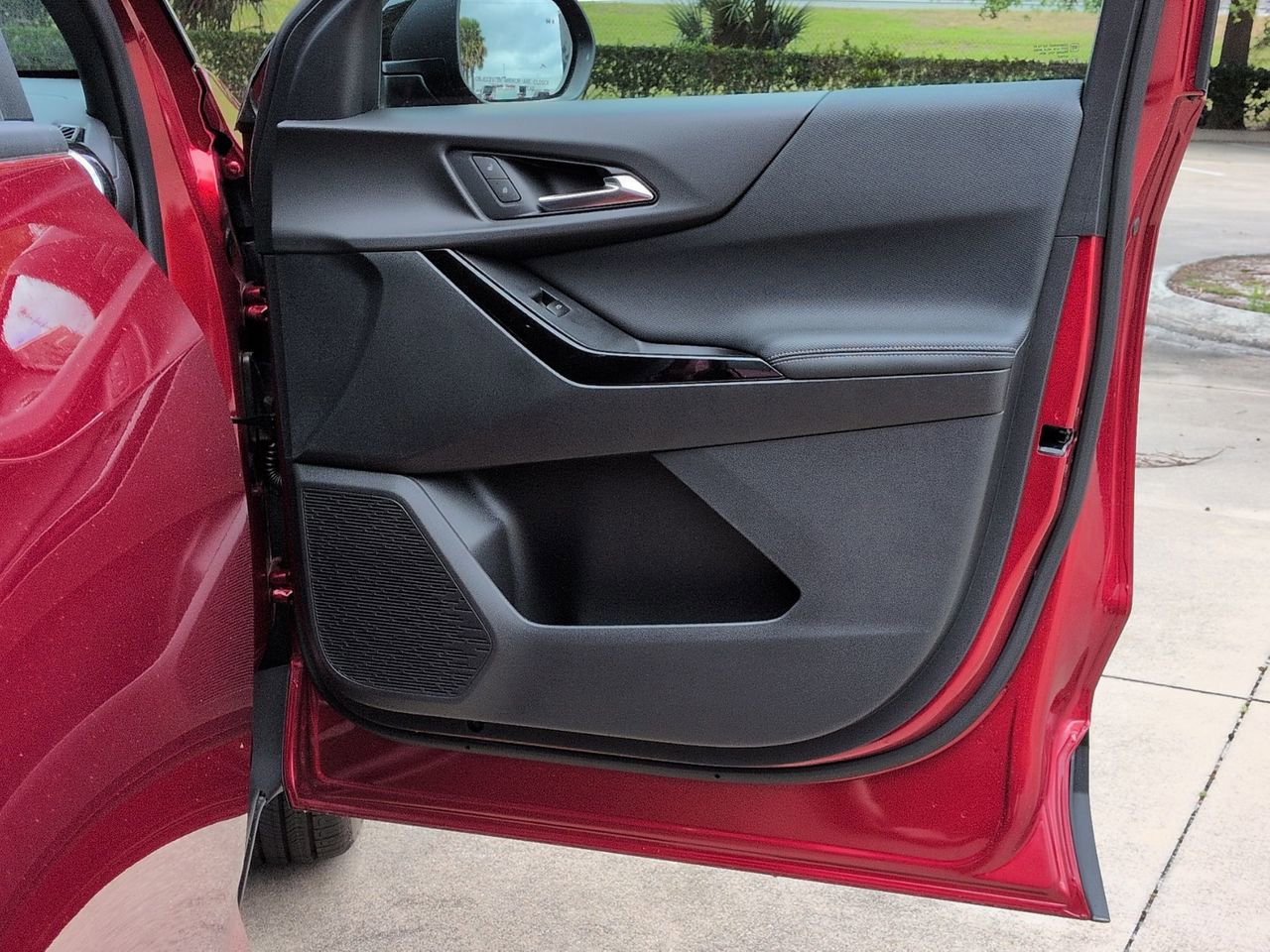 New 2026 Chevrolet Equinox LT w/ Safety and Technology Package FWD image 19