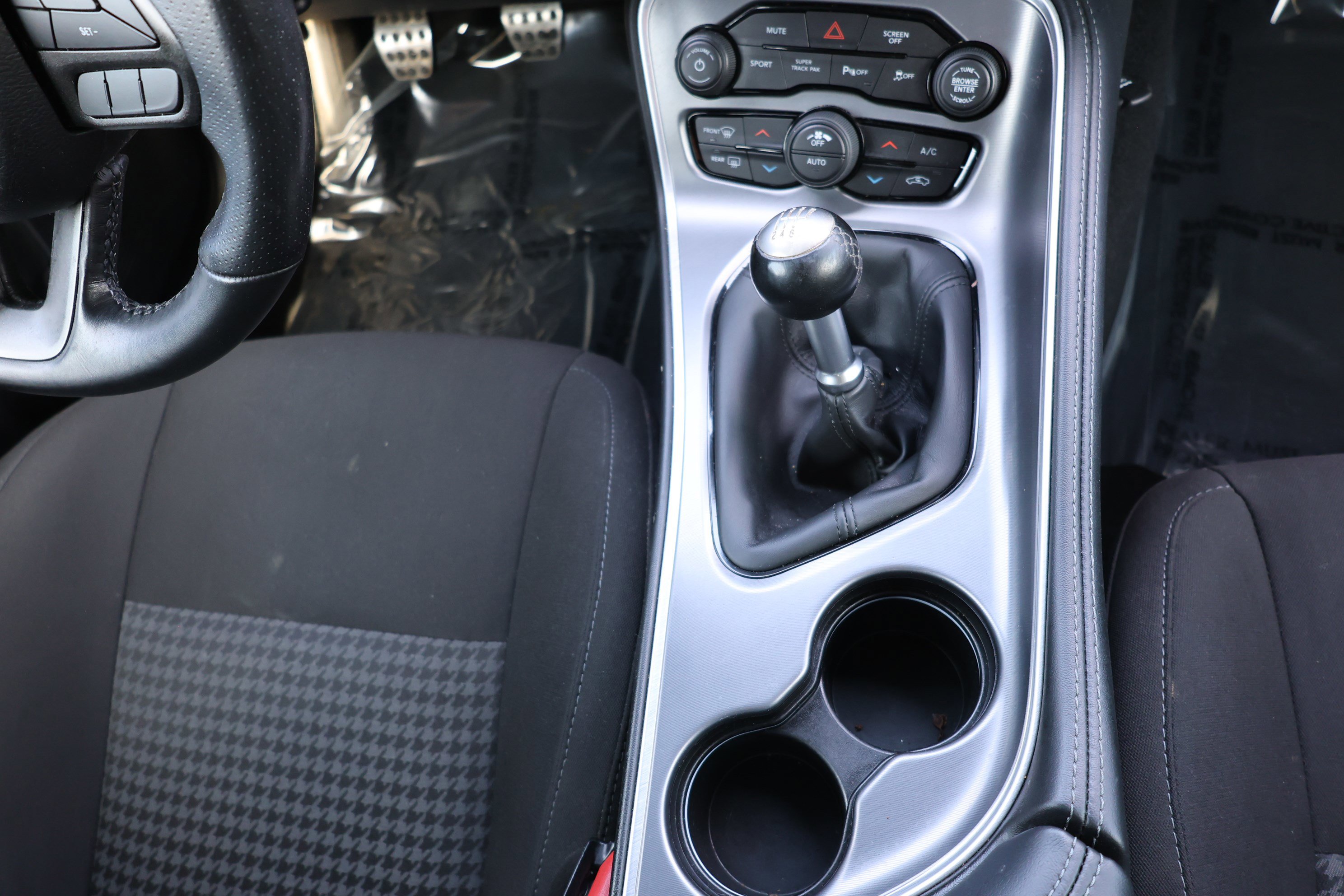 Used 2022 Dodge Challenger R/T w/ Blacktop Package RWD image 21