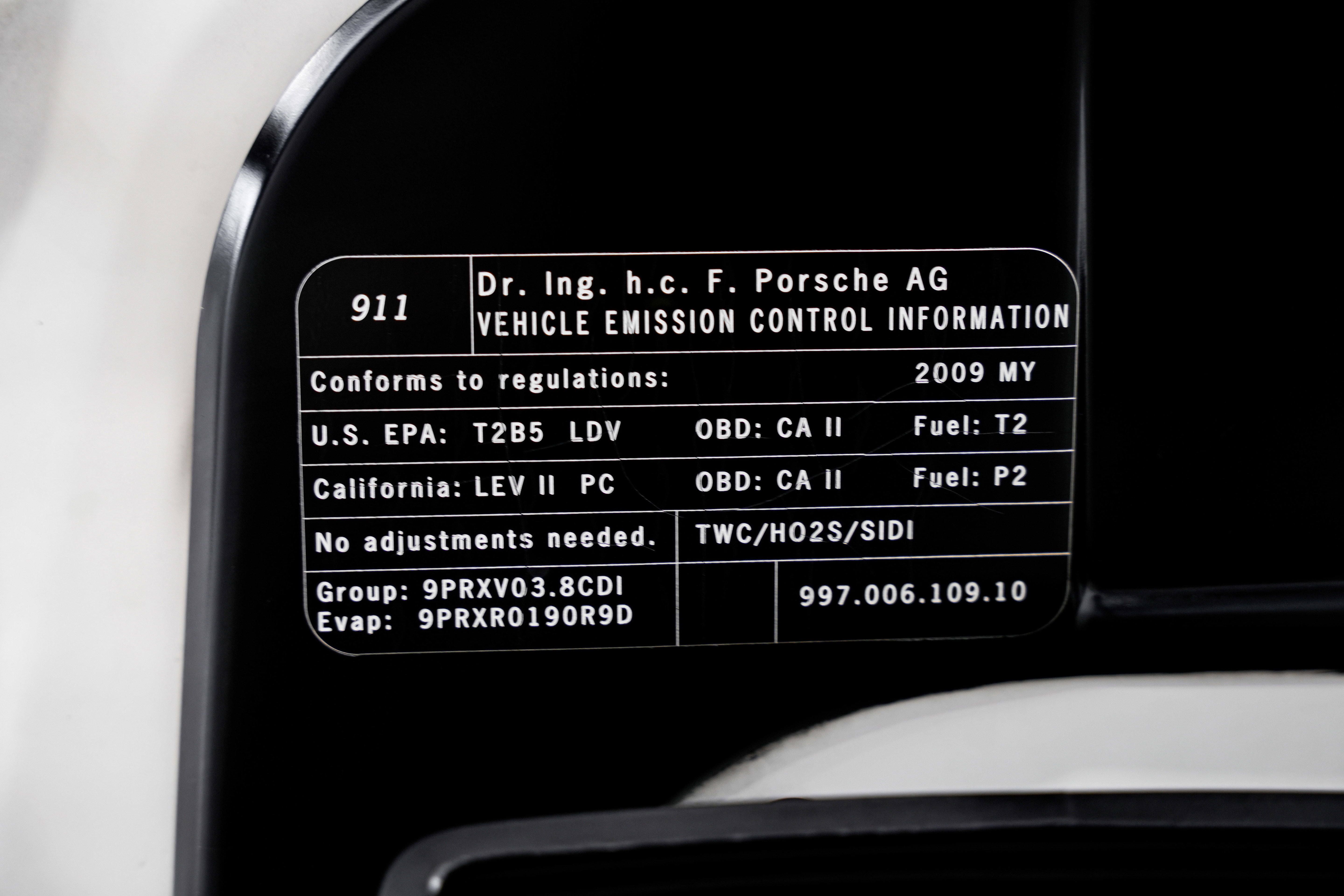 Used 2009 Porsche 911 Carrera 4 image 40