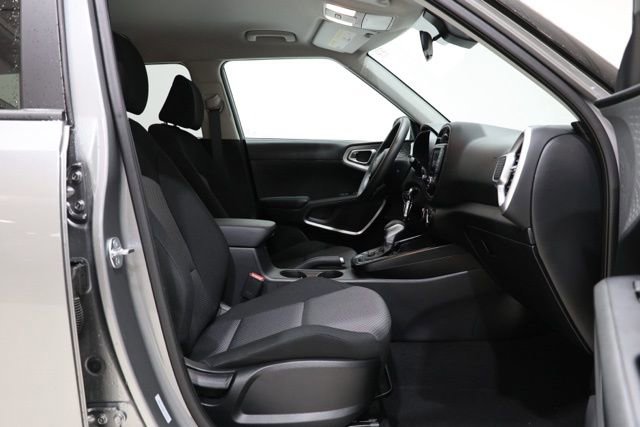 Used 2025 Kia Soul LX FWD image 12