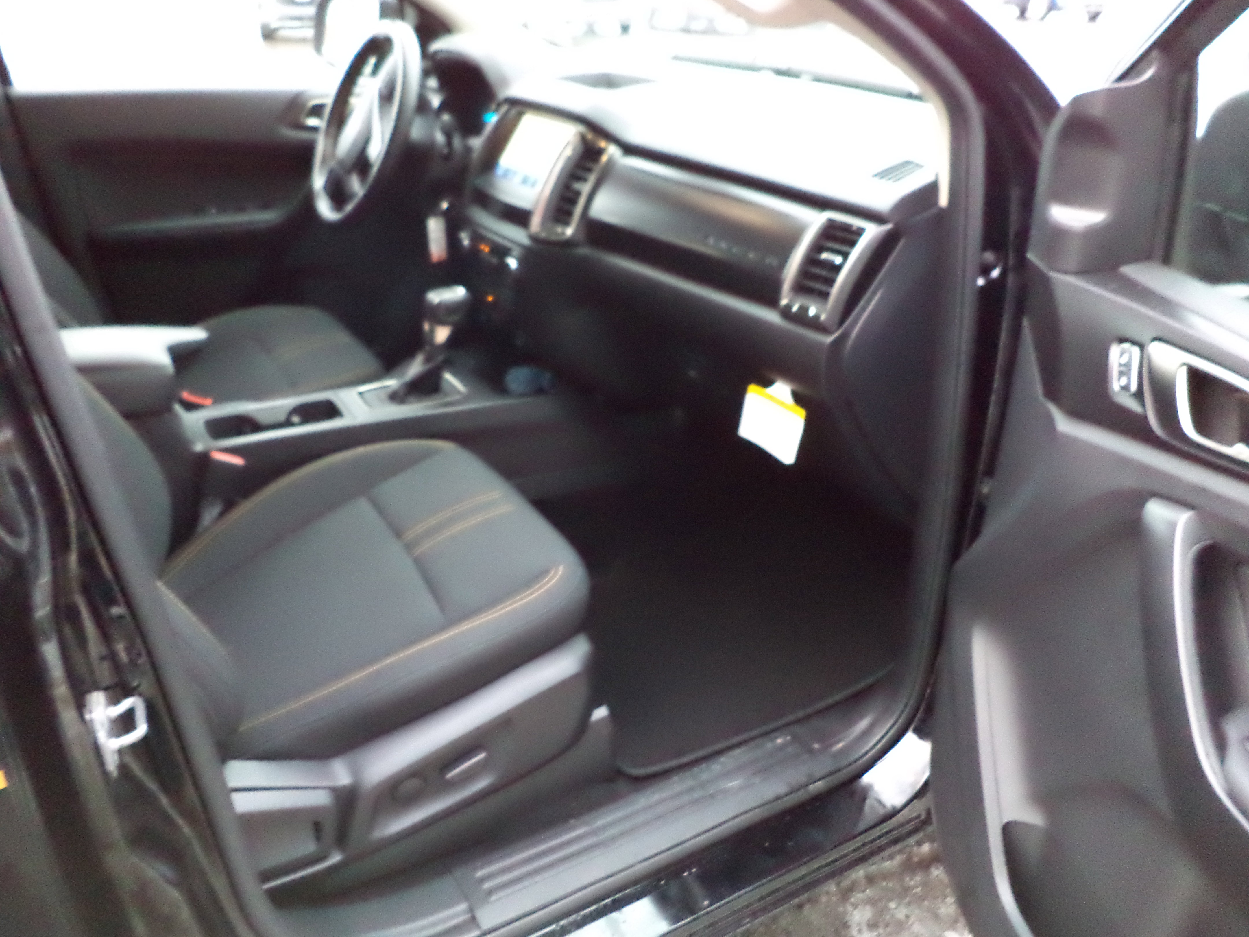 Used 2023 Ford Ranger XLT w/ Equipment Group 302A High AWD/4WD image 8