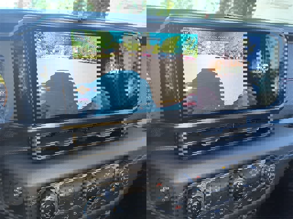 New 2025 Jeep Gladiator Rubicon w/ Convenience Group image 17