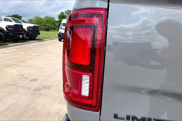 New 2026 RAM 2500 Limited AWD/4WD image 18