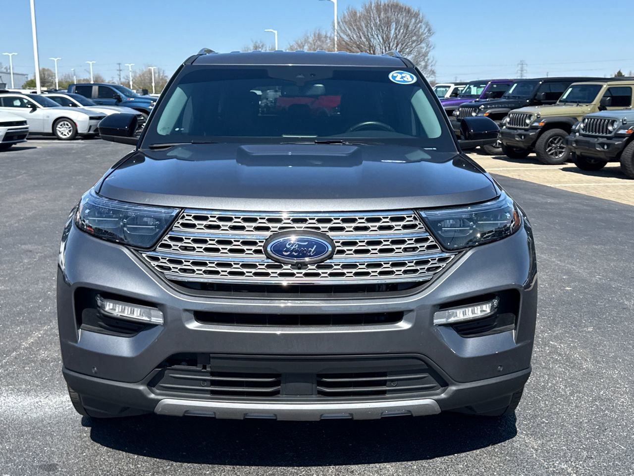 Used 2023 Ford Explorer Limited AWD/4WD image 8