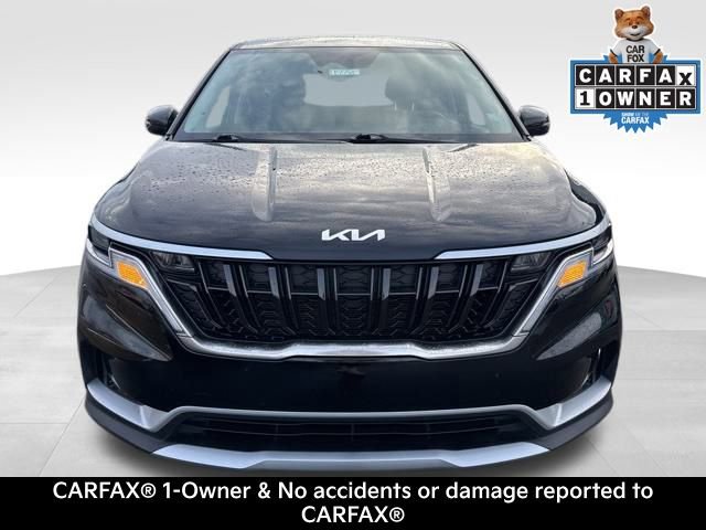 Used 2023 Kia Carnival LX image 4